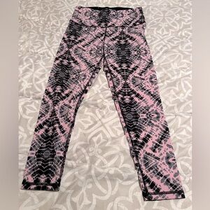 Victoria sport black and pink tie-dye leggings